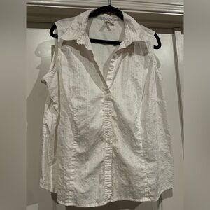 St. John’s Bay White Sleeveless Women's Top